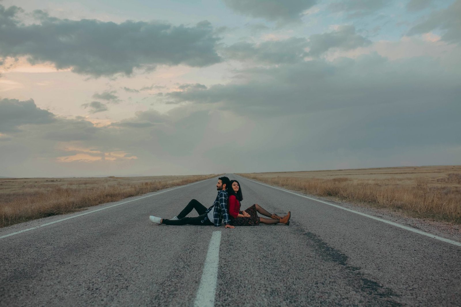 How to prevent a partner from becoming relationship distant?