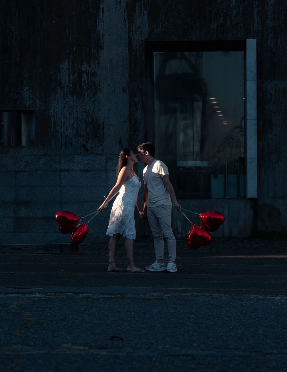 romantic couple with heart balloons in buenos aires