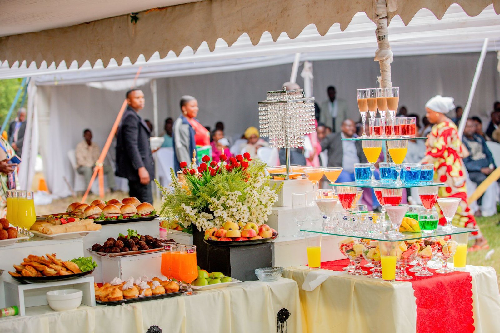 Food, Drinks & Dining Experiences at wedding